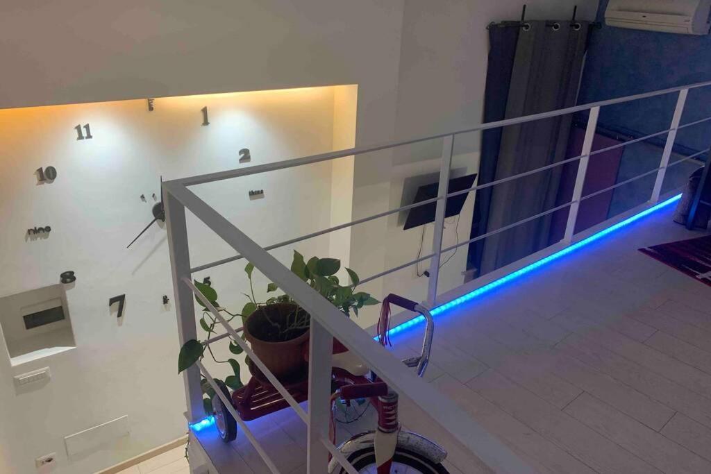 Small Mezzanine Apartment Colosseo Roma Exterior foto