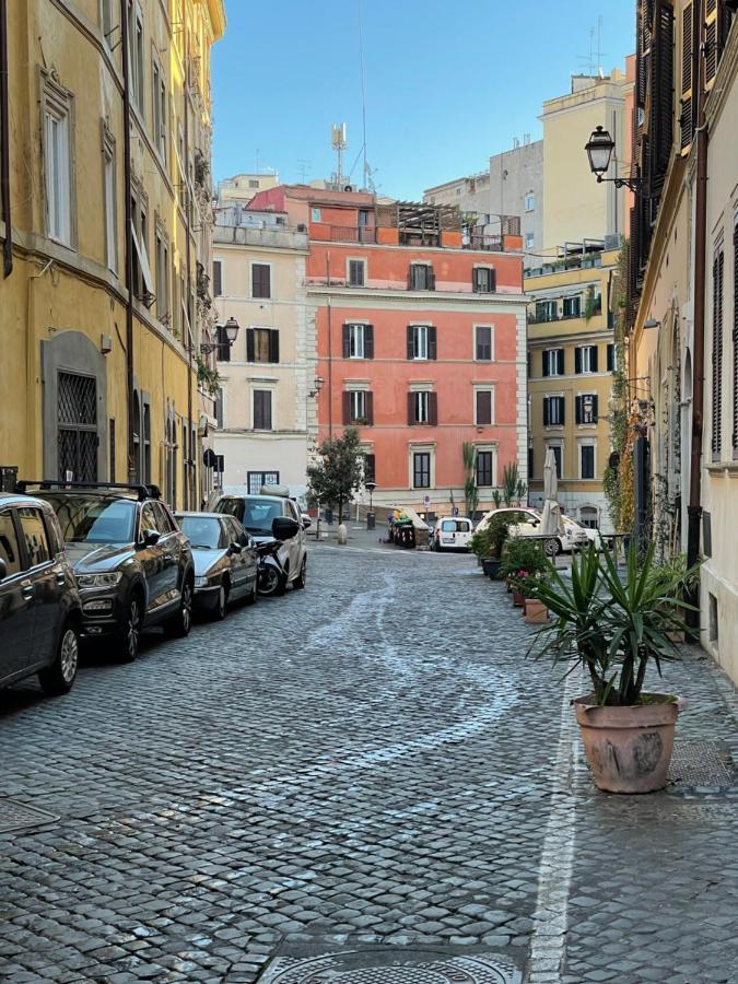 Small Mezzanine Apartment Colosseo Roma Exterior foto